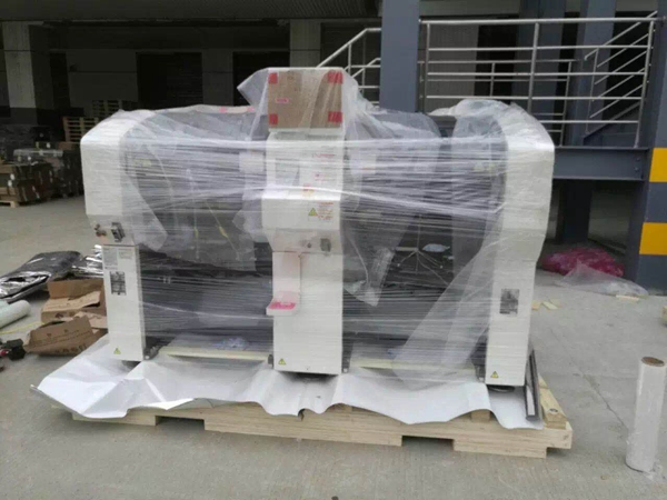 SMT設(shè)備卸車、拆箱作業(yè)
